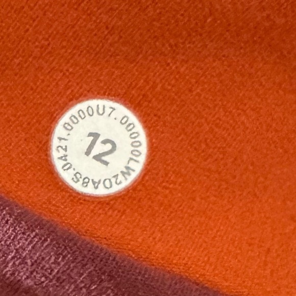 Lululemon Reversible Bra Light Support - Size 12 - Picture 7 of 8